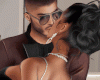 Kiss pose