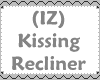 (IZ) Kissing Recliner