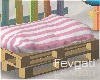 Pallets Beach - Hug