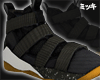 ! Retro Black Sneakers