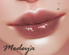 M̶| Lily Gloss 02