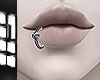 lip piercing R