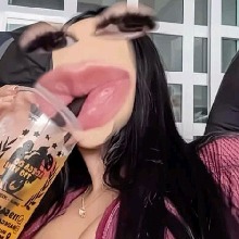 Guest_Monyellee