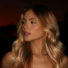 Guest_Miakhalifa212856