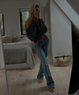 Guest_Mia718632